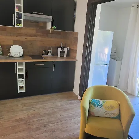 Apartament Coquet T2 Proche De La Plage, Parking Prive *